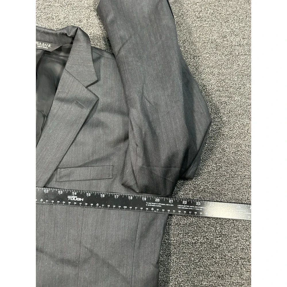 Jos‎ A Bank 2 Piece Suit Men's 40R Pants 36x31 Gray Striped 100% Wool Business
